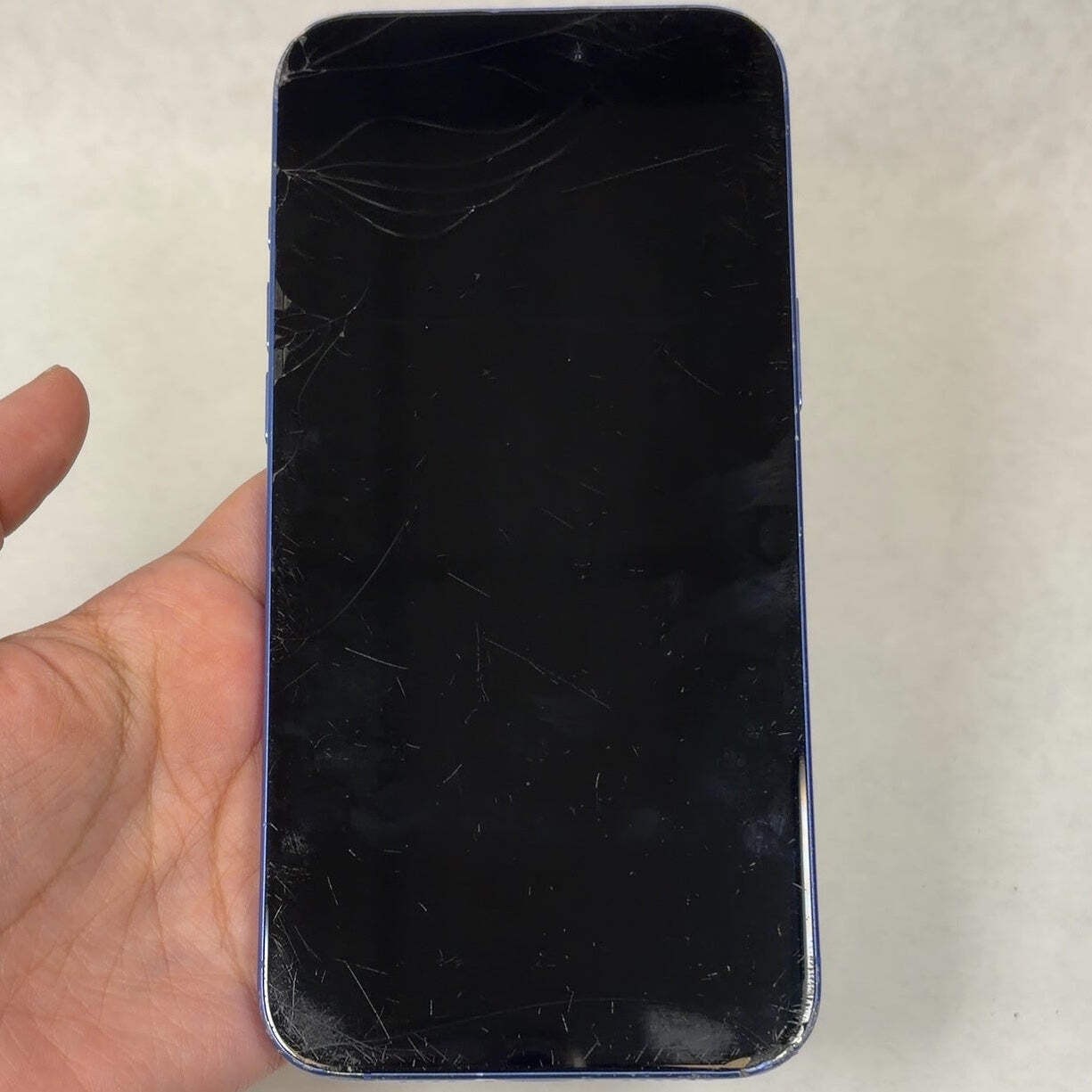 Broken Unlocked Apple iPhone 16 Plus 128GB 26.2.1 MXUW3LL/A READ