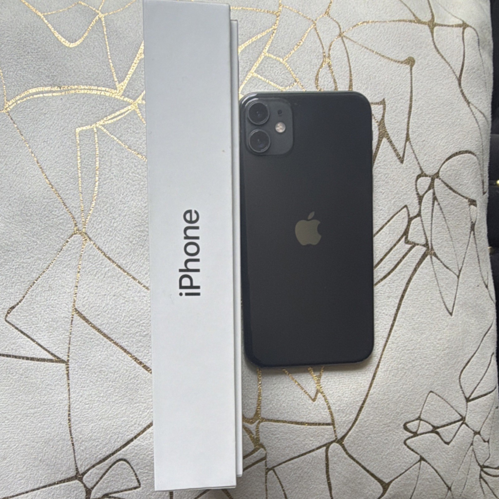 Apple iPhone 11 64GB Black 6.1in A13 12MP CDMA iOS Wi-Fi BT w/ Box