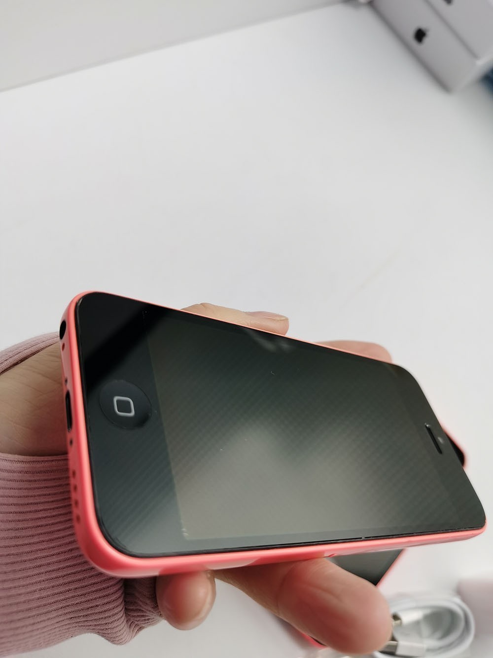 Apple iPhone 5c – 8 GB / 16 GB / 32GB – PINK (Unlocked) 90% NE W English