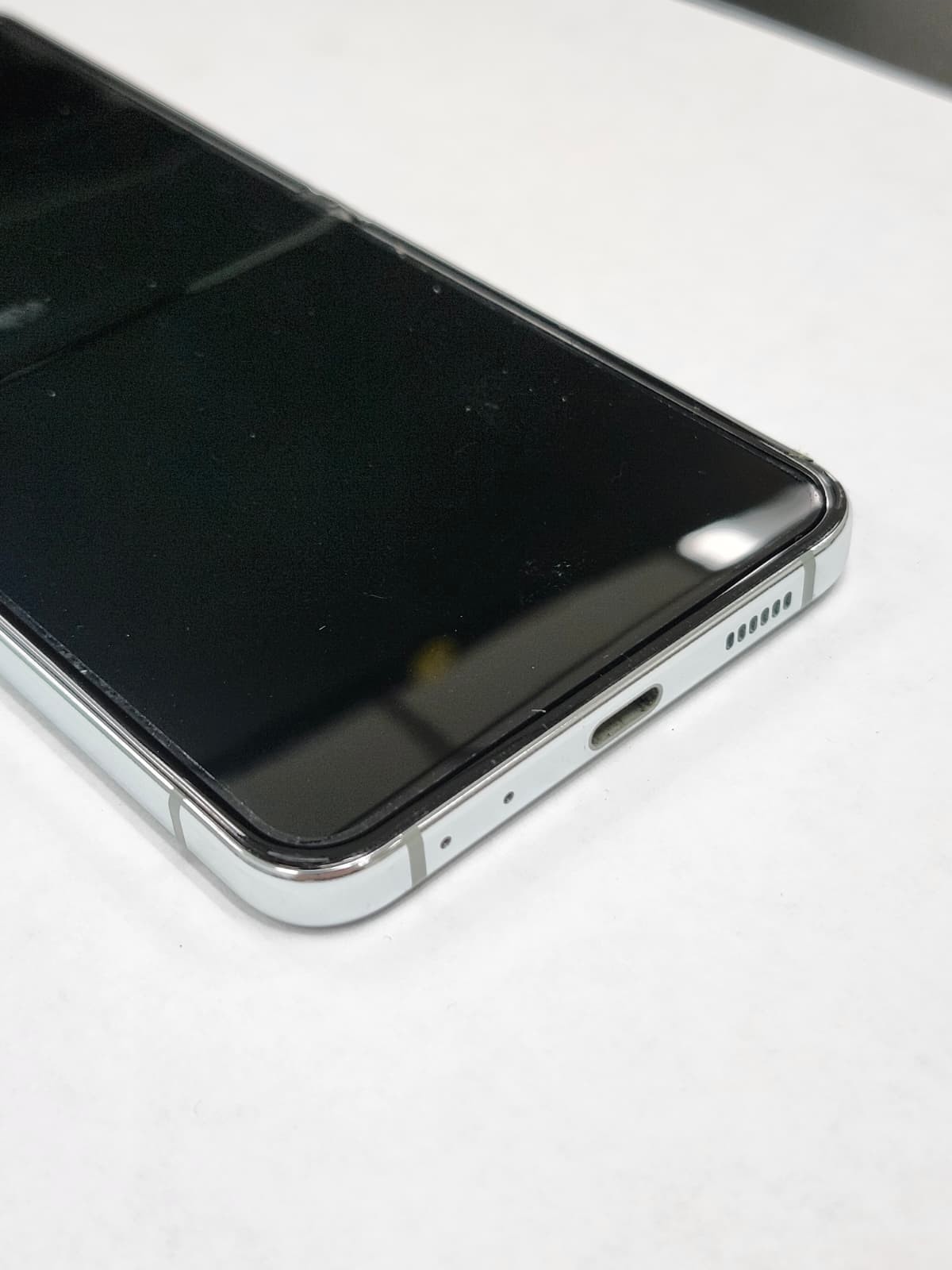 DEFECTIVE – Samsung Galaxy Zflip 5 – 256GB – Mint – GSM Unlocked – 11841