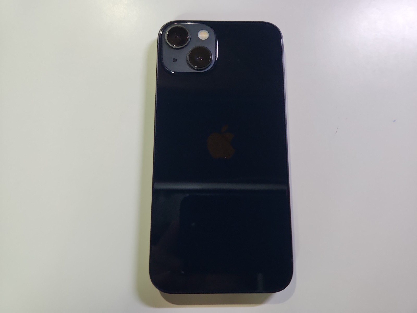 Apple iPhone 13 5G A2482 128GB CRICKET Clean IMEI BH= 100% charged 2 times