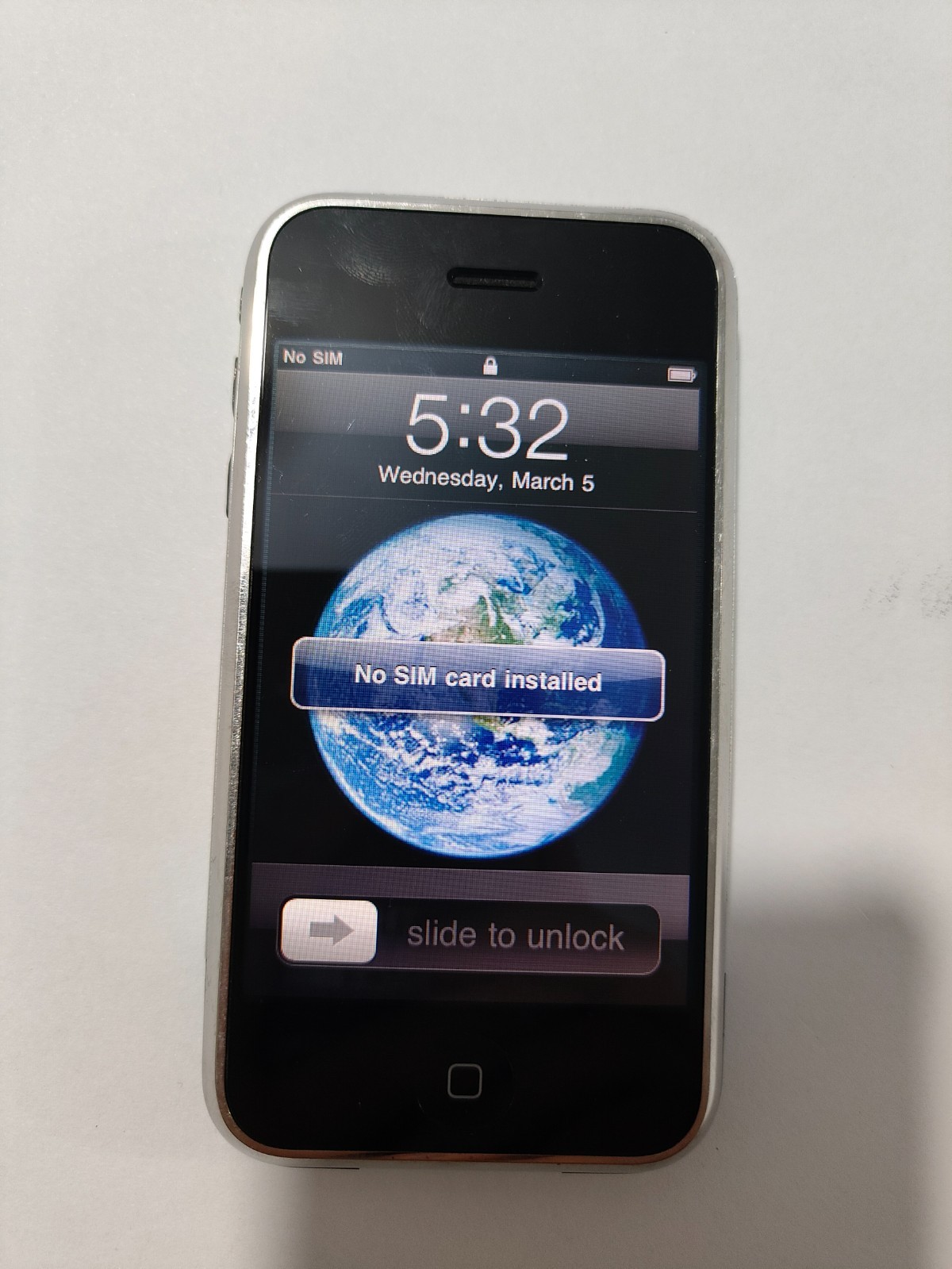 Apple iPhone 2G 1st Generation 8GB Black unlocked 2G GSM Mobile Phone