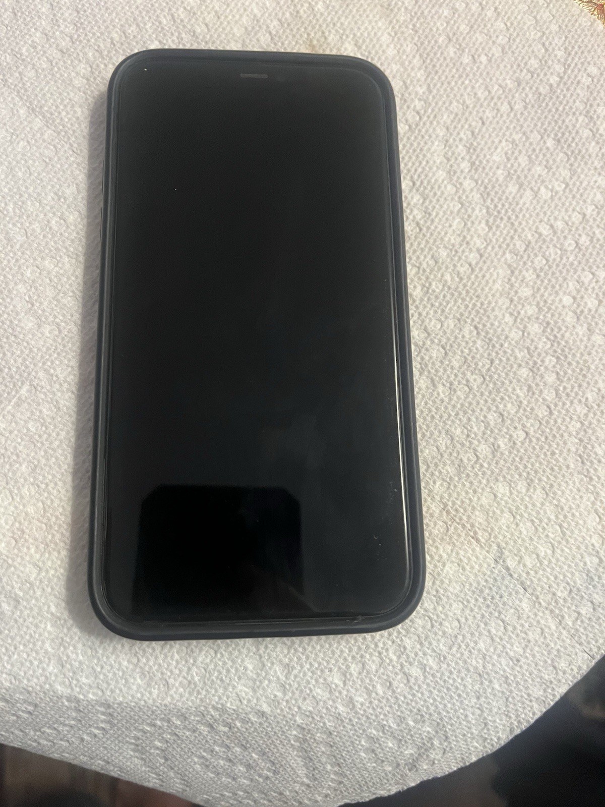 Apple iPhone 11 Black Bar Smartphone Dual Rear Camera, 12MP Resolution