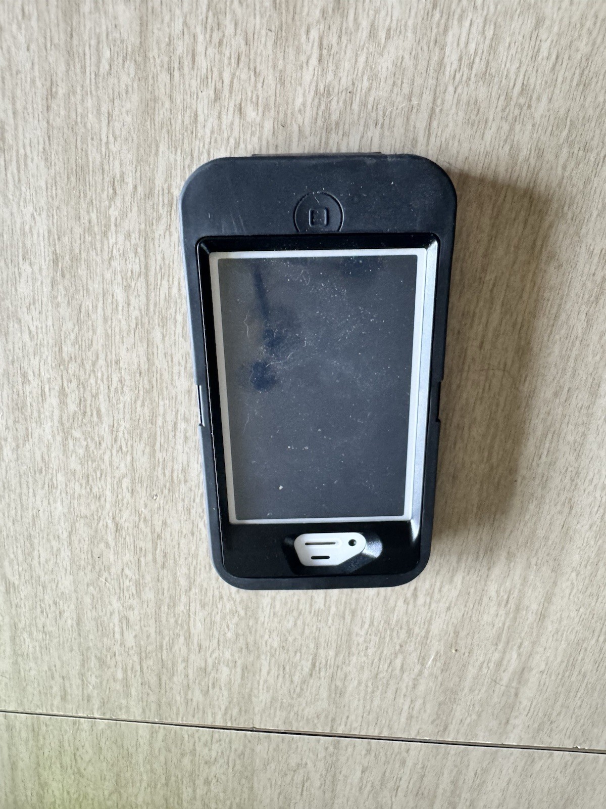 Apple iPhone 4s – 16 – WHITE Password Locked A1349 Movie Prop