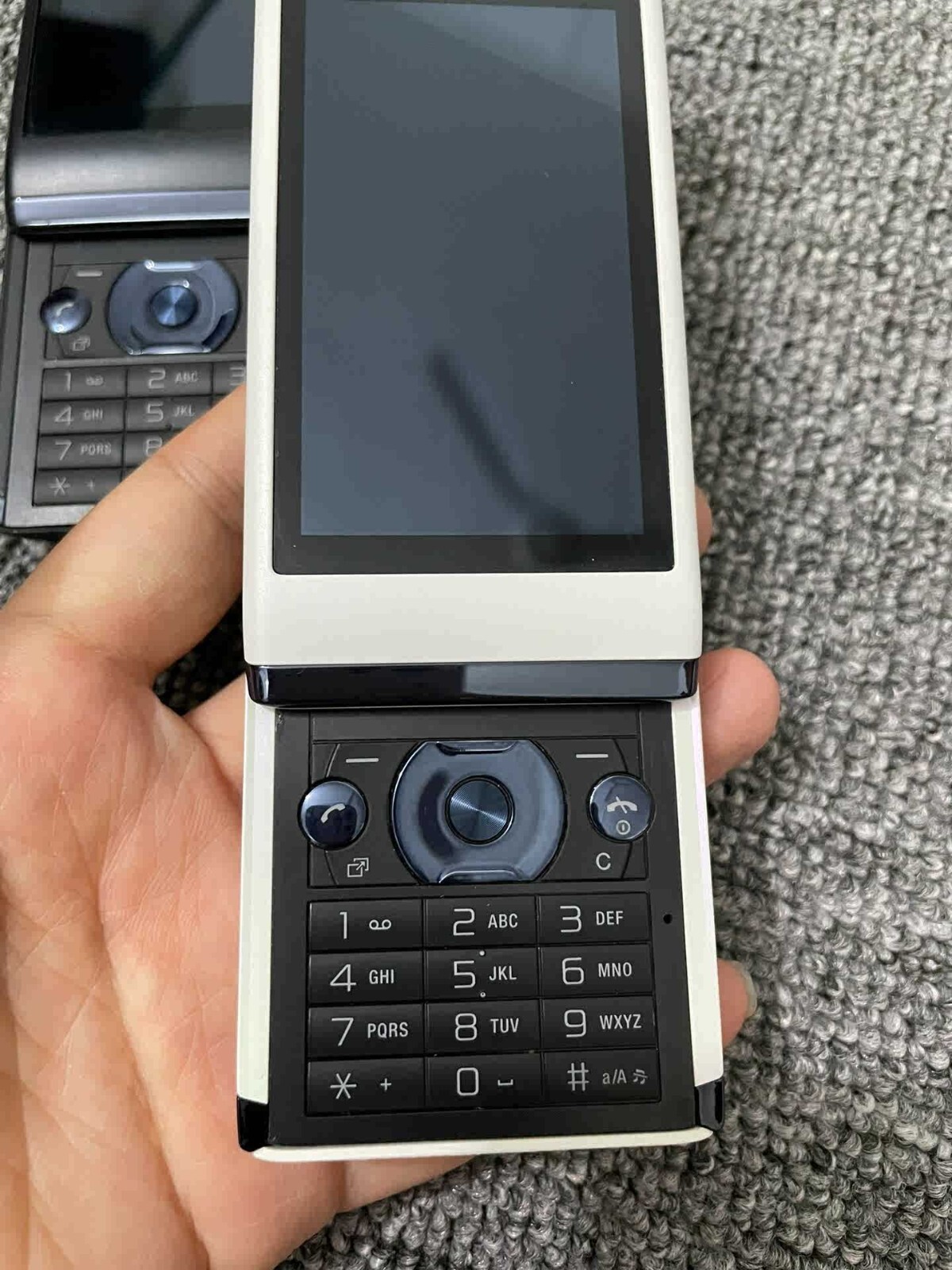 Sony Ericsson Aino U10 WIFI GPS Bluetooth 8.1MP Slider Cellphone