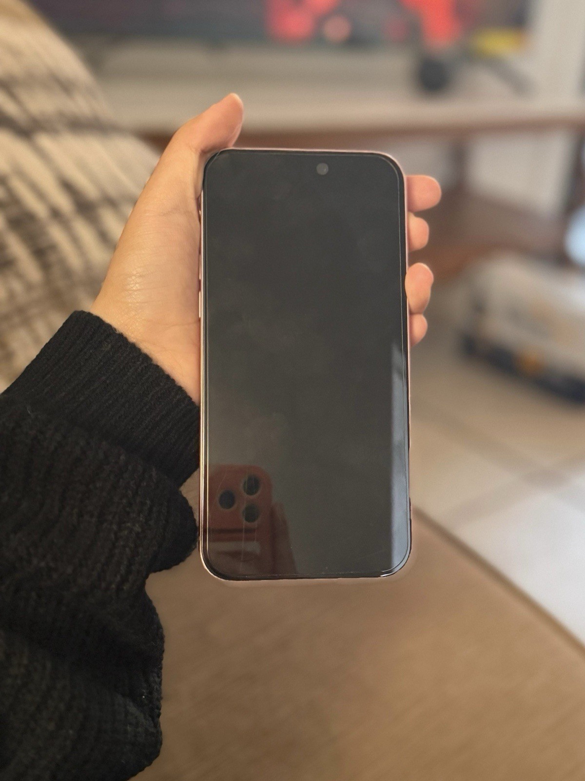 Apple iPhone 15 Pink Smartphone Bar Design 12.0-15.9MP Camera High-Resolution