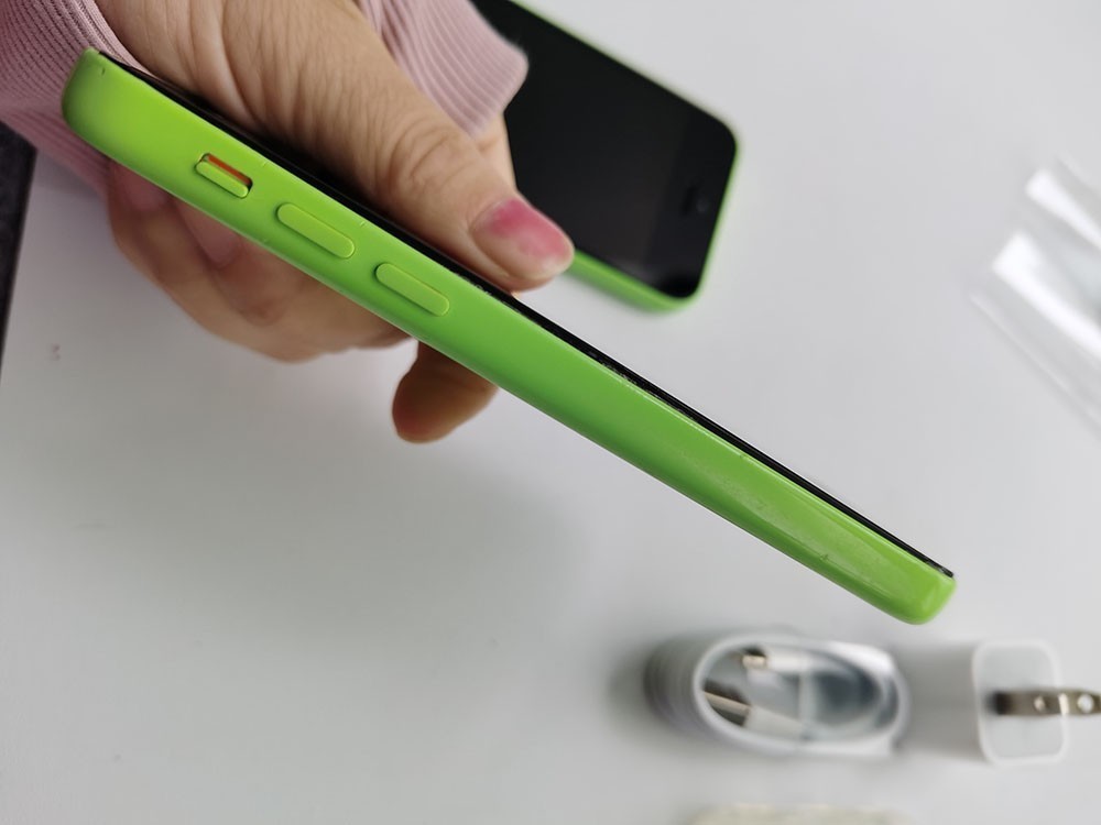 Apple iPhone 5c – 8 GB / 16 GB / 32GB – Green (Unlocked) 90% NE W CJ