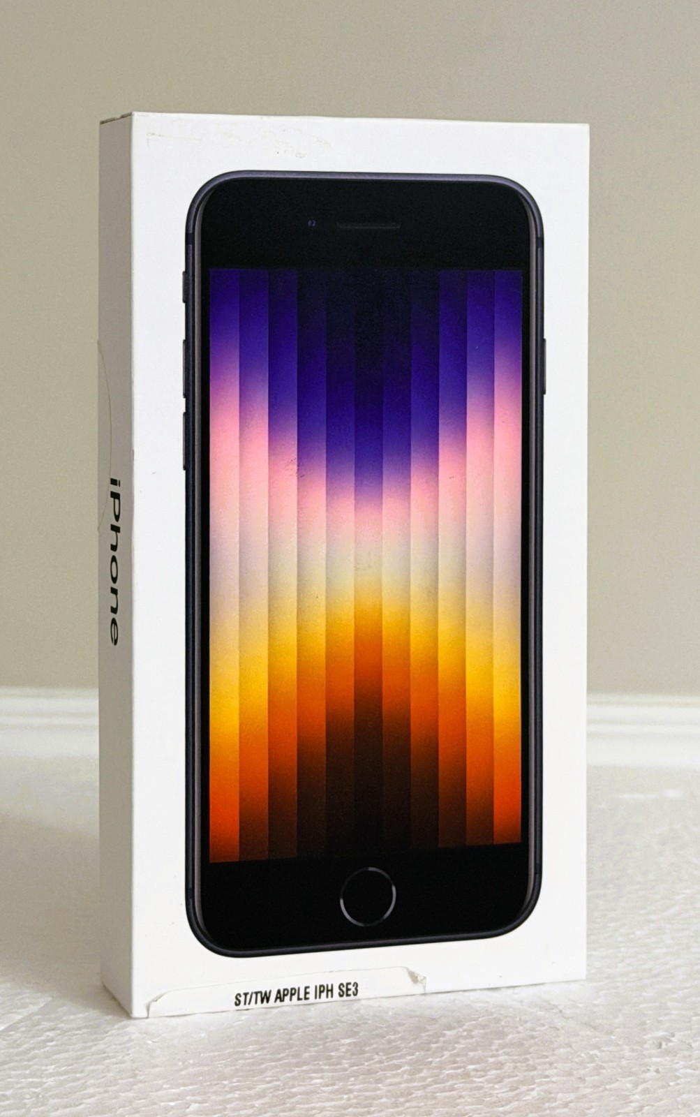 Apple iPhone SE3,64GB Midnight (Straight Talk Wireless Prepaid) Brand New Sealed