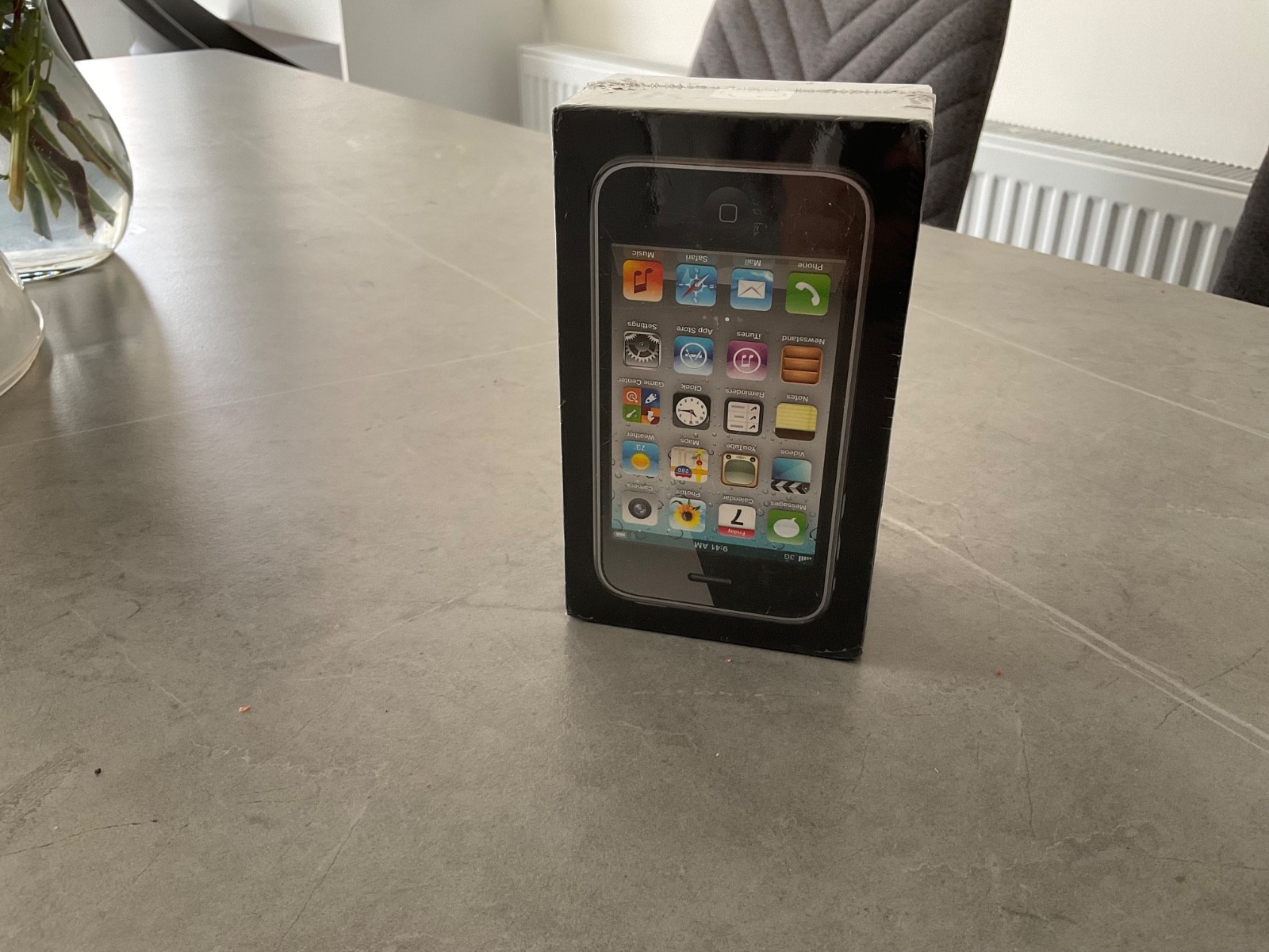 Apple iPhone 3GS – 8 GB – Black (Unlocked)