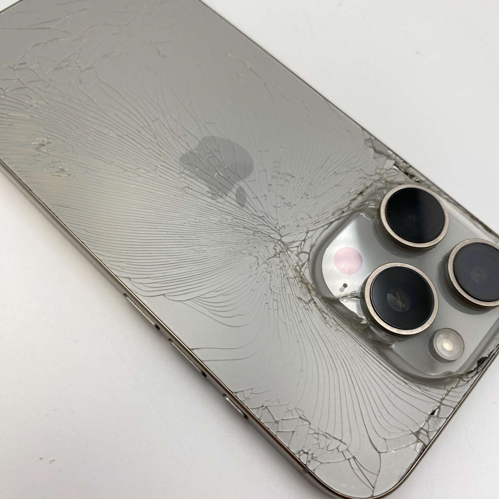 Apple iPhone 16 Pro – 128GB – Natural (AT&T/Cricket) – CRACKED SCREEN & BACK