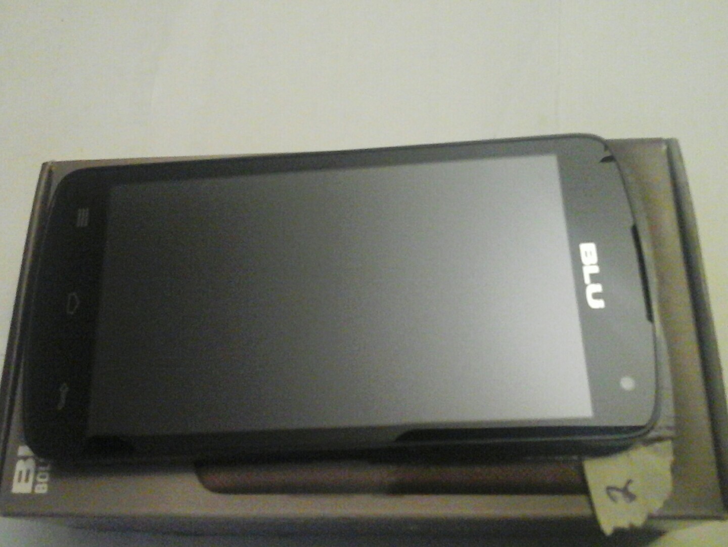 BLU Studio X8 HD, black 5.0 HD DISPLAY,5mp selfle camera, v4.4 Kitkat,pro owned.