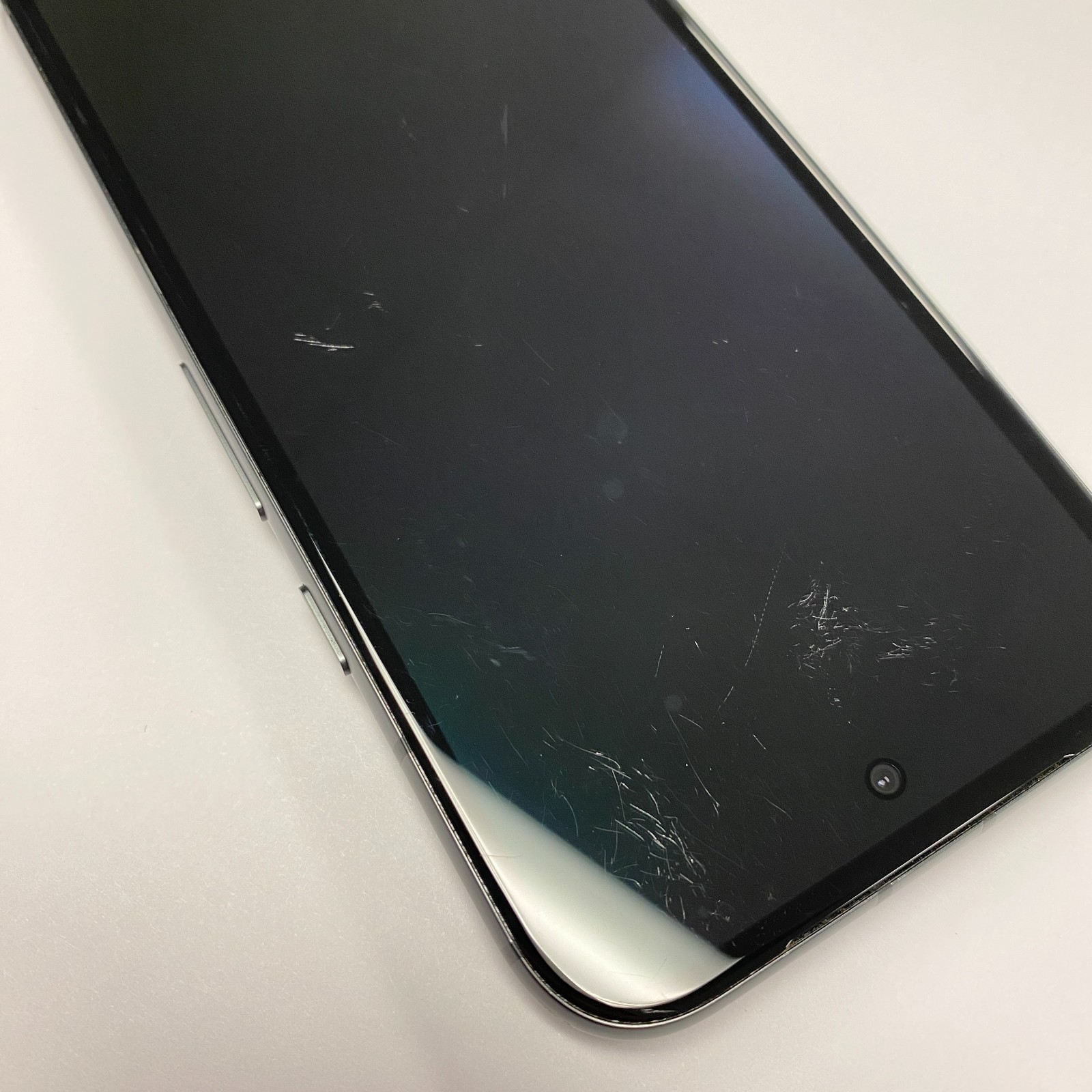 Google Pixel 8a – 128GB – Obsidian (AT&T/Cricket ONLY) – Fair Condition