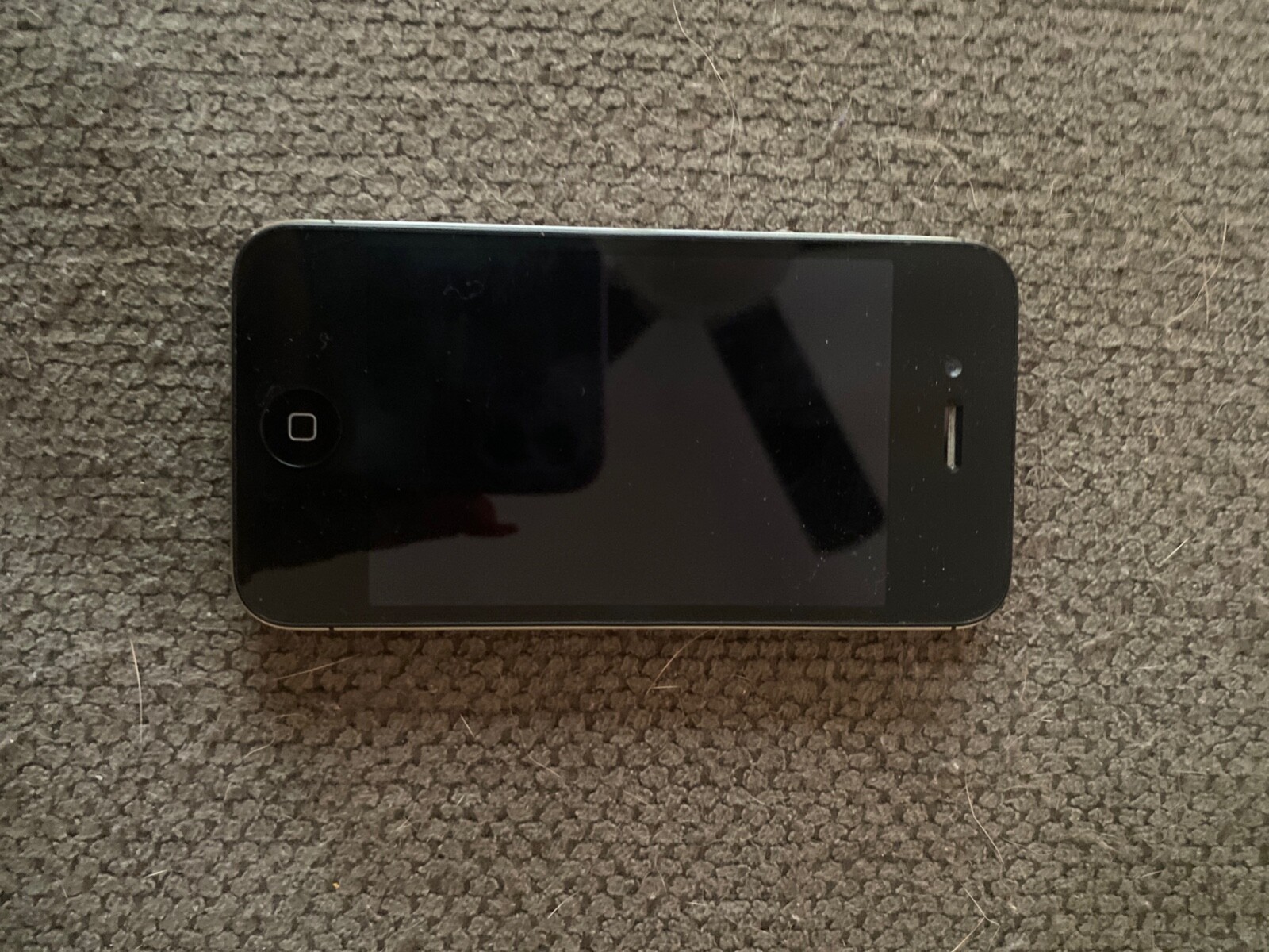 Apple iPhone 4s – 8GB – Black (Verizon) A1387 (CDMA + GSM)