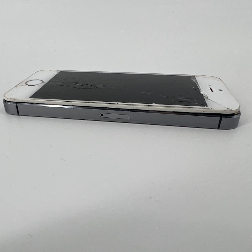 Apple iPhone 5S – 16GB Space Gray (C Spire) A1453 (CDMA + GSM) FOR PARTS/REPAIR
