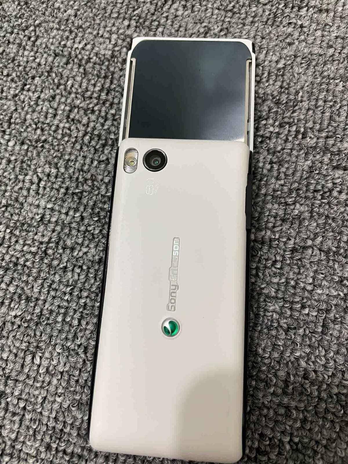 Sony Ericsson Aino U10 WIFI GPS Bluetooth 8.1MP Slider Cellphone