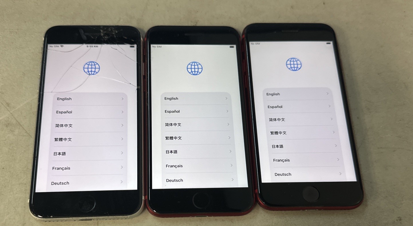 iPhone SE 2020 2nd Gen 64GB (Unlocked)*Read*789* 3 phones