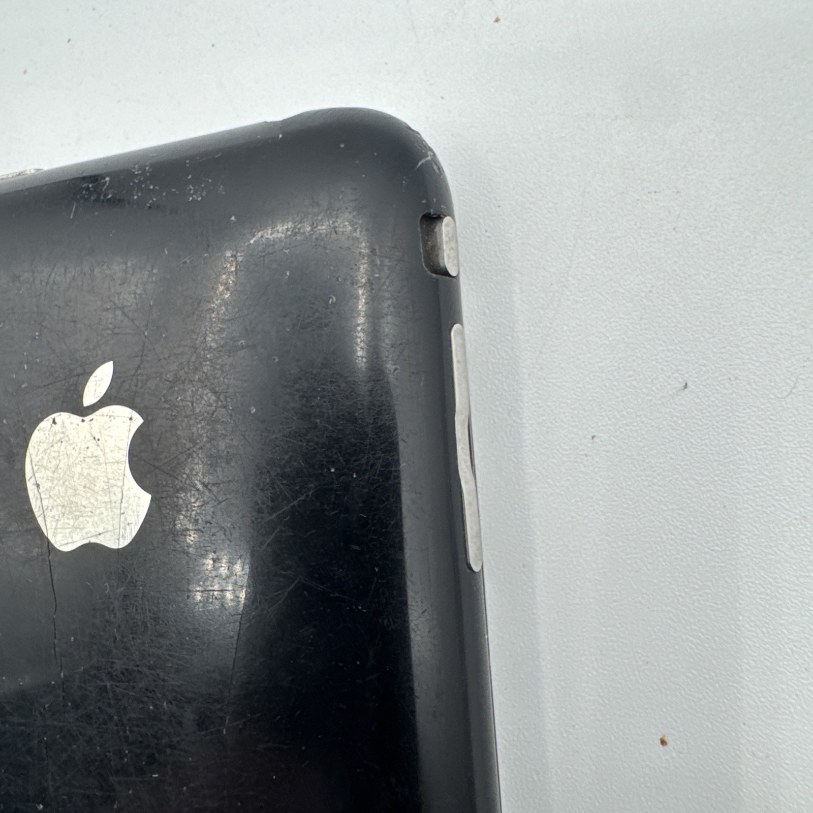 Apple iPhone 3GS 8GB Black A1303 AT&T GSM – iOS 4.2.1 Collectible Parts Only