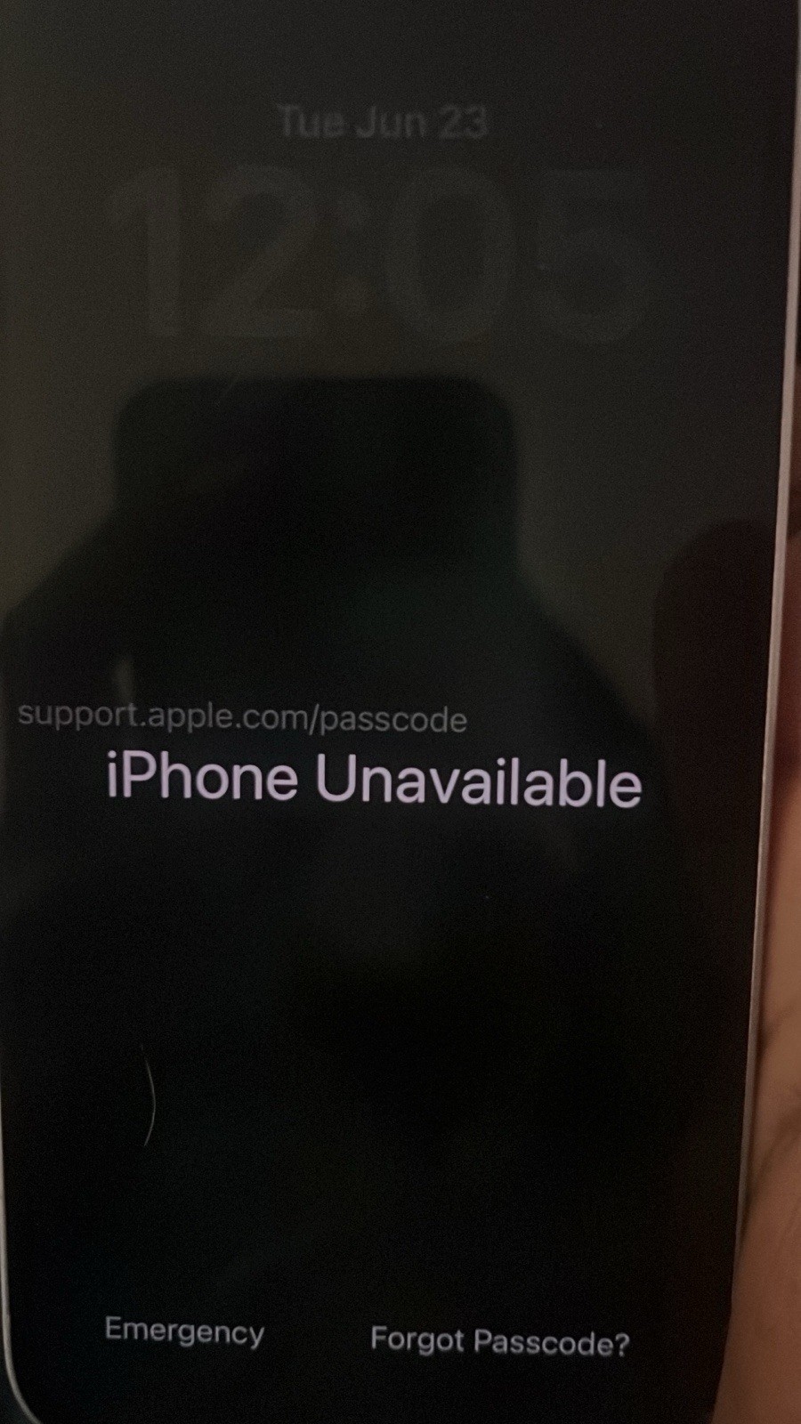 Apple iPhone White Bar Smartphone – Passcode Locked / Unavailable