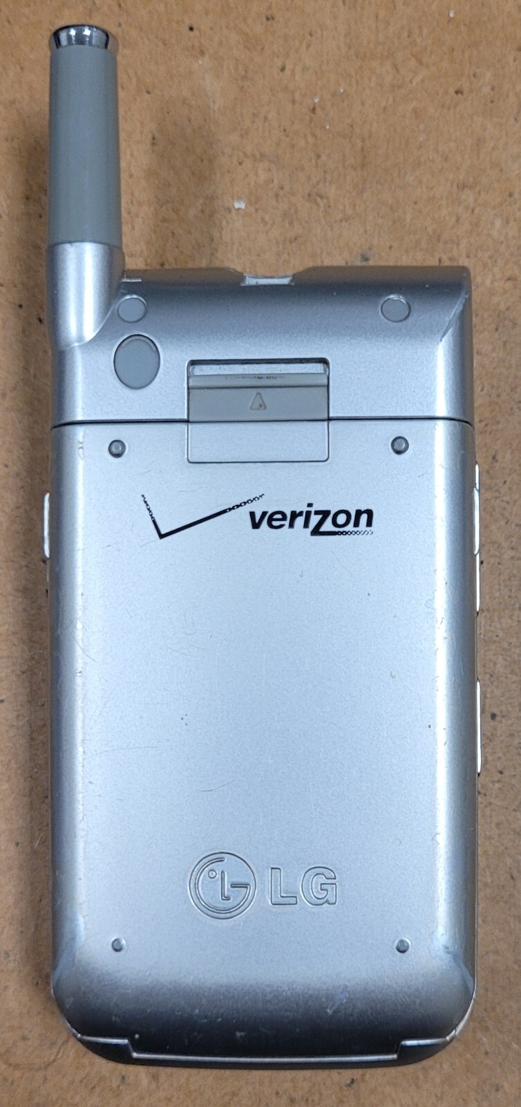 LG VX8000 – Silver and Gray ( Verizon ) Very Rare Cellular Flip Phone – Boxed
