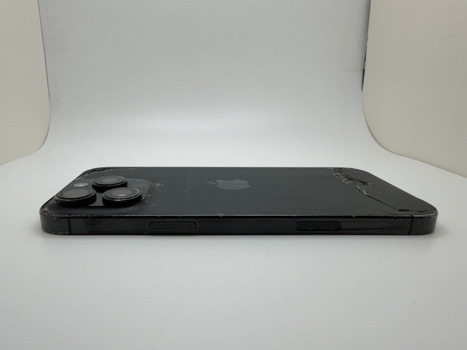 Apple iPhone 16 Pro Max – 256GB – AT&T – Black – Cracked – Check ESN