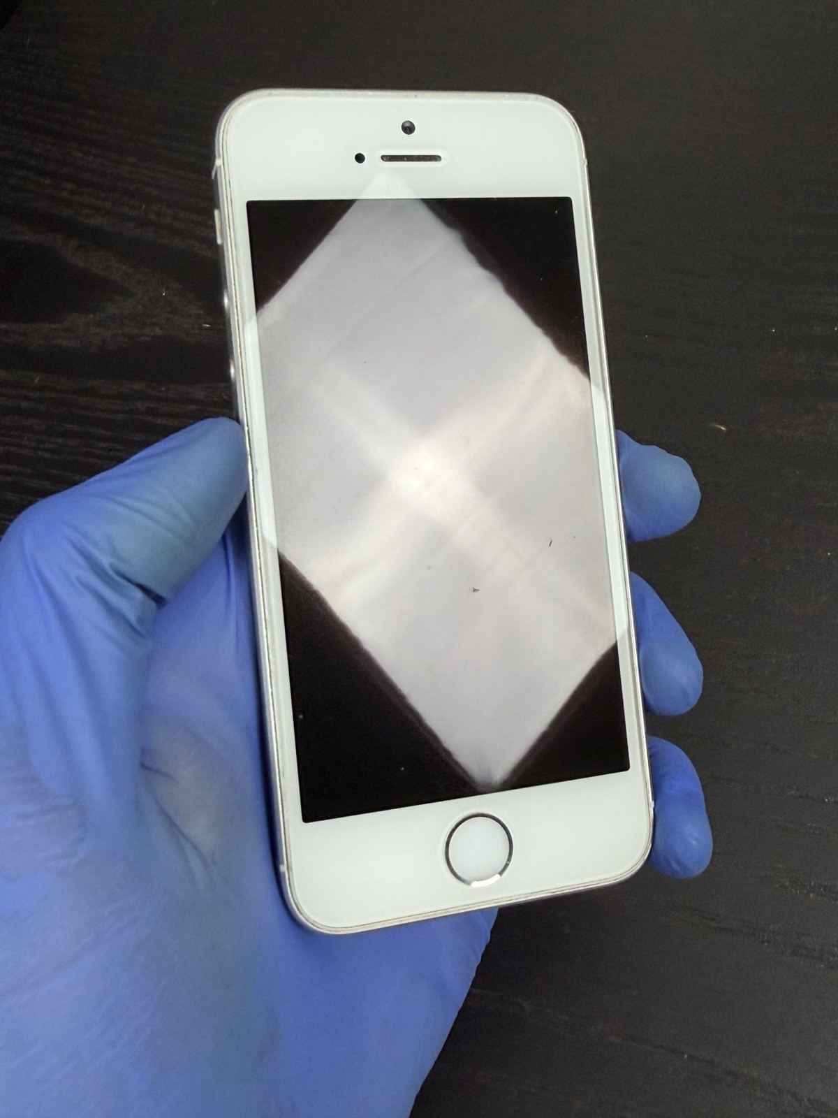 Apple iPhone SE 1st Gen. 16GB Space Gray Unlocked Battery Health 84%