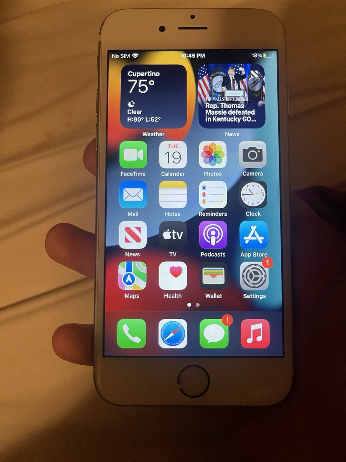 Apple iPhone 6s 4.7in Gold LTE iOS Built-In Memory 12MP Camera