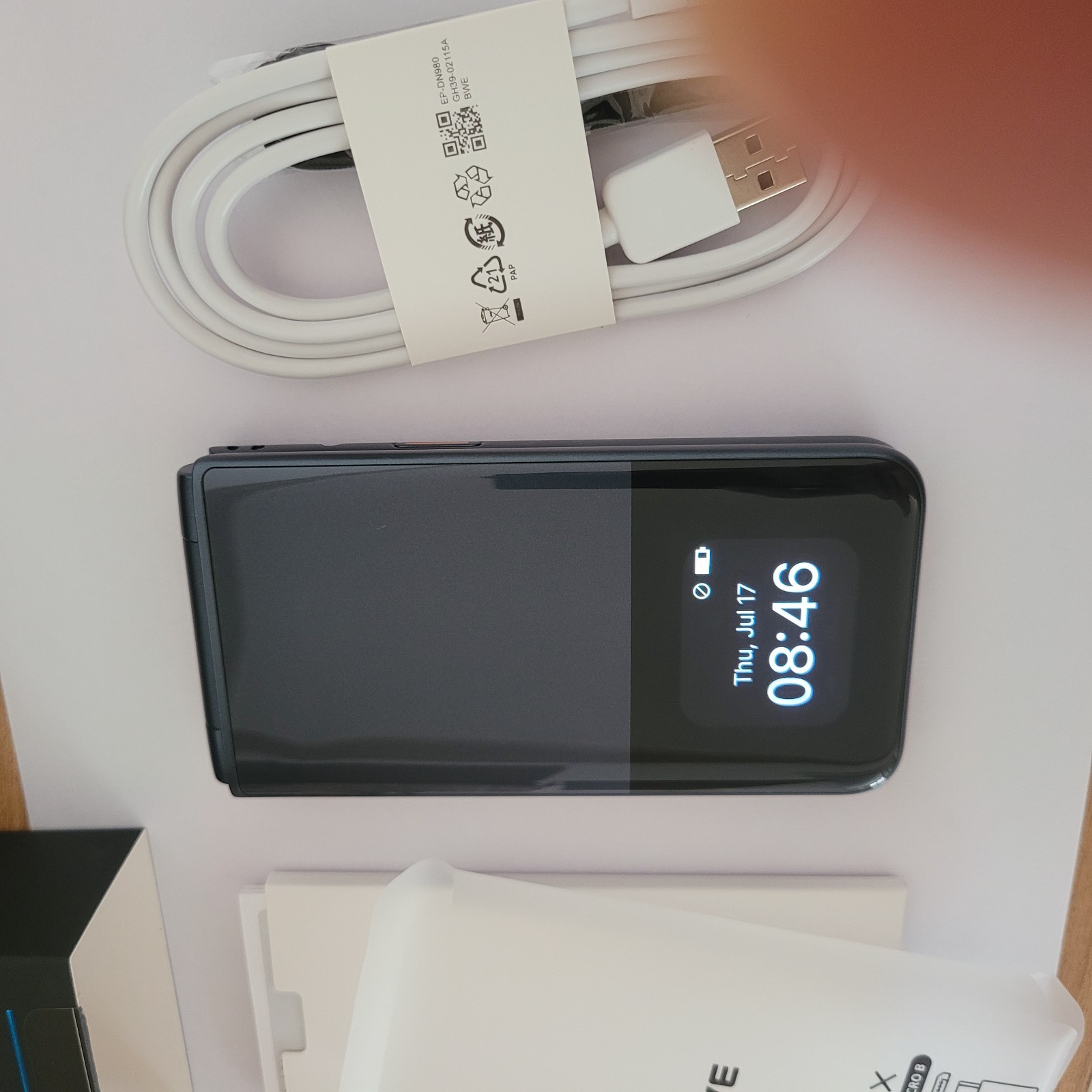 ALT MIVE AT-M140 Style Folder 2 cell phone 32GB LTE/3G – Black Unlocked NEW