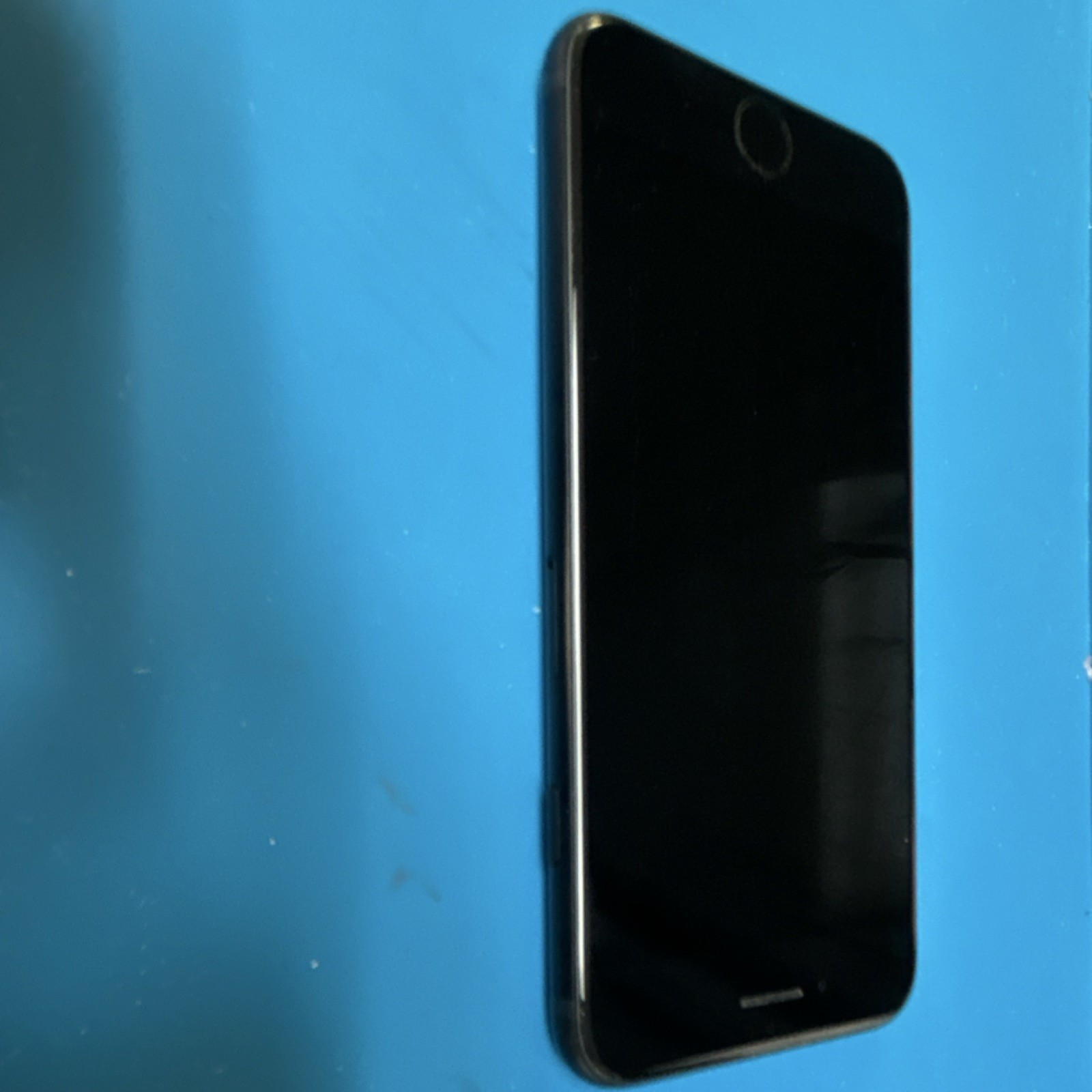 Apple iPhone SE (2n d Generation) Good Condition Black iOS 26 SIM Card and ESIM