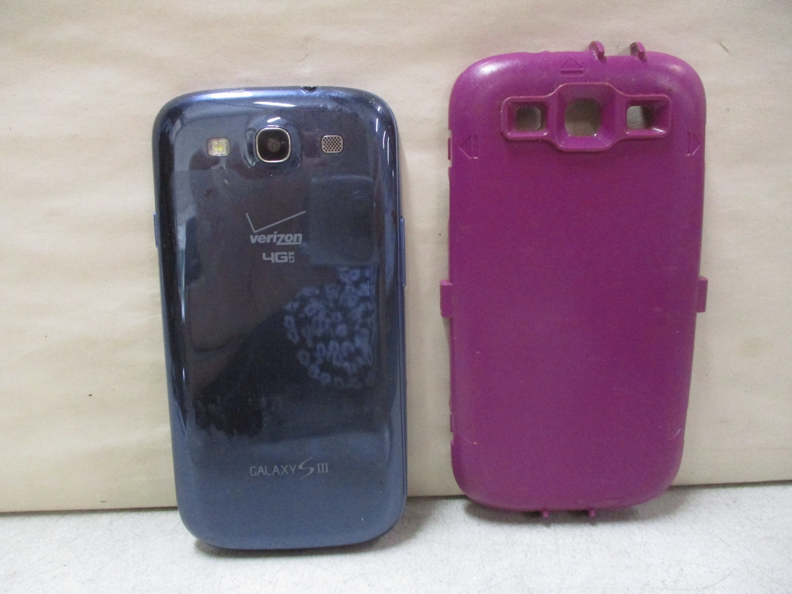 2012 Samsung Galaxy S III Android Smartphone