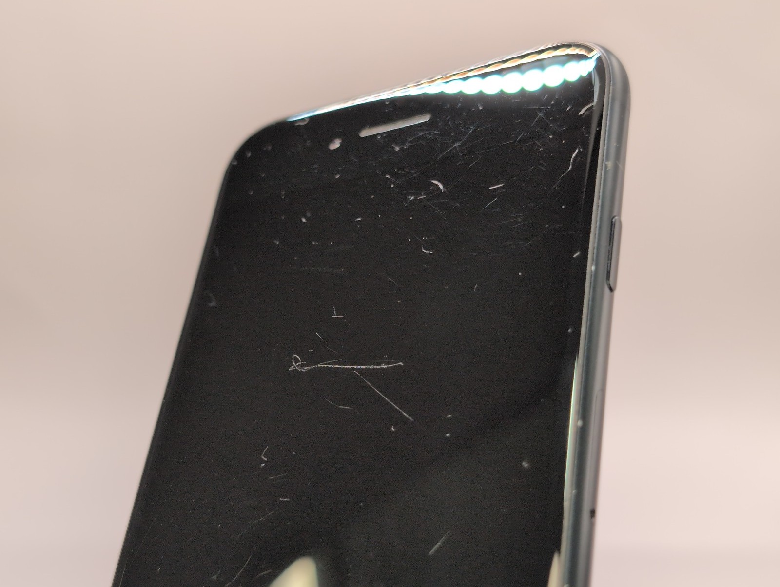 Apple iPhone SE 3 A2595 64GB Midnight Spectrum Only W090383
