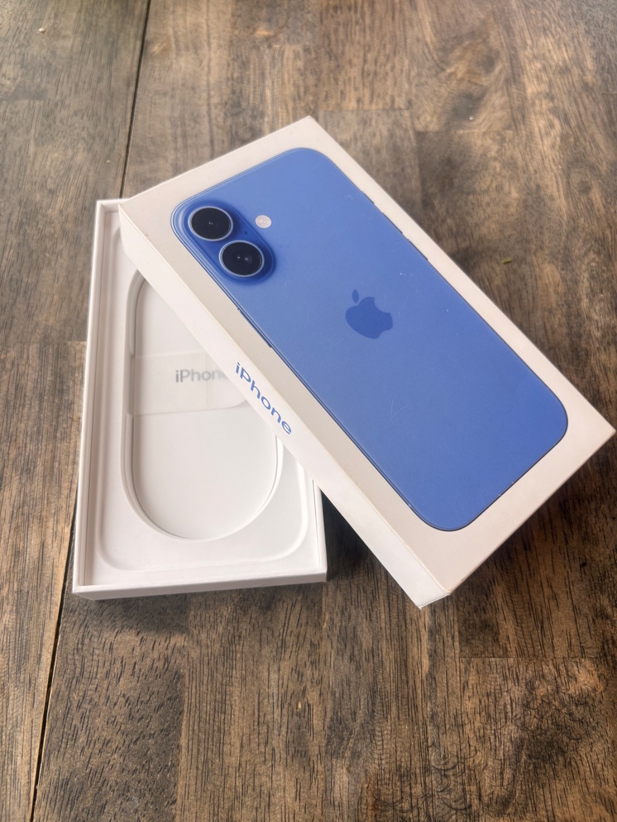 Apple iPhone 16 – 128 GB – Ultramarine (Unlocked)