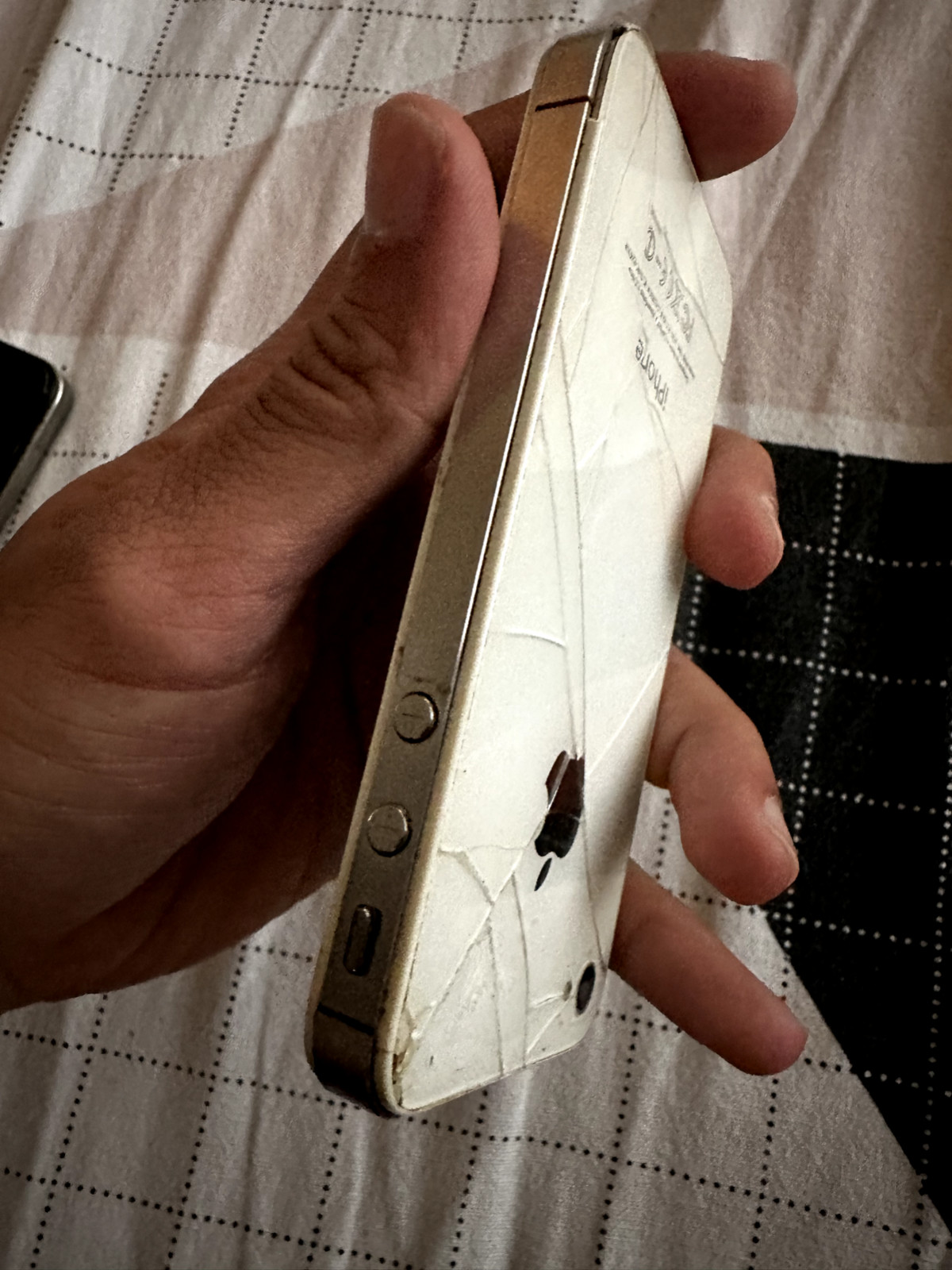 Apple iPhone 4s – 16GB – White (Unlocked) A1387 (CDMA + GSM)