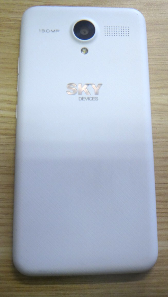 Genuine SKY Devices Platinum 5.0+ 16 GB (Unlocked)