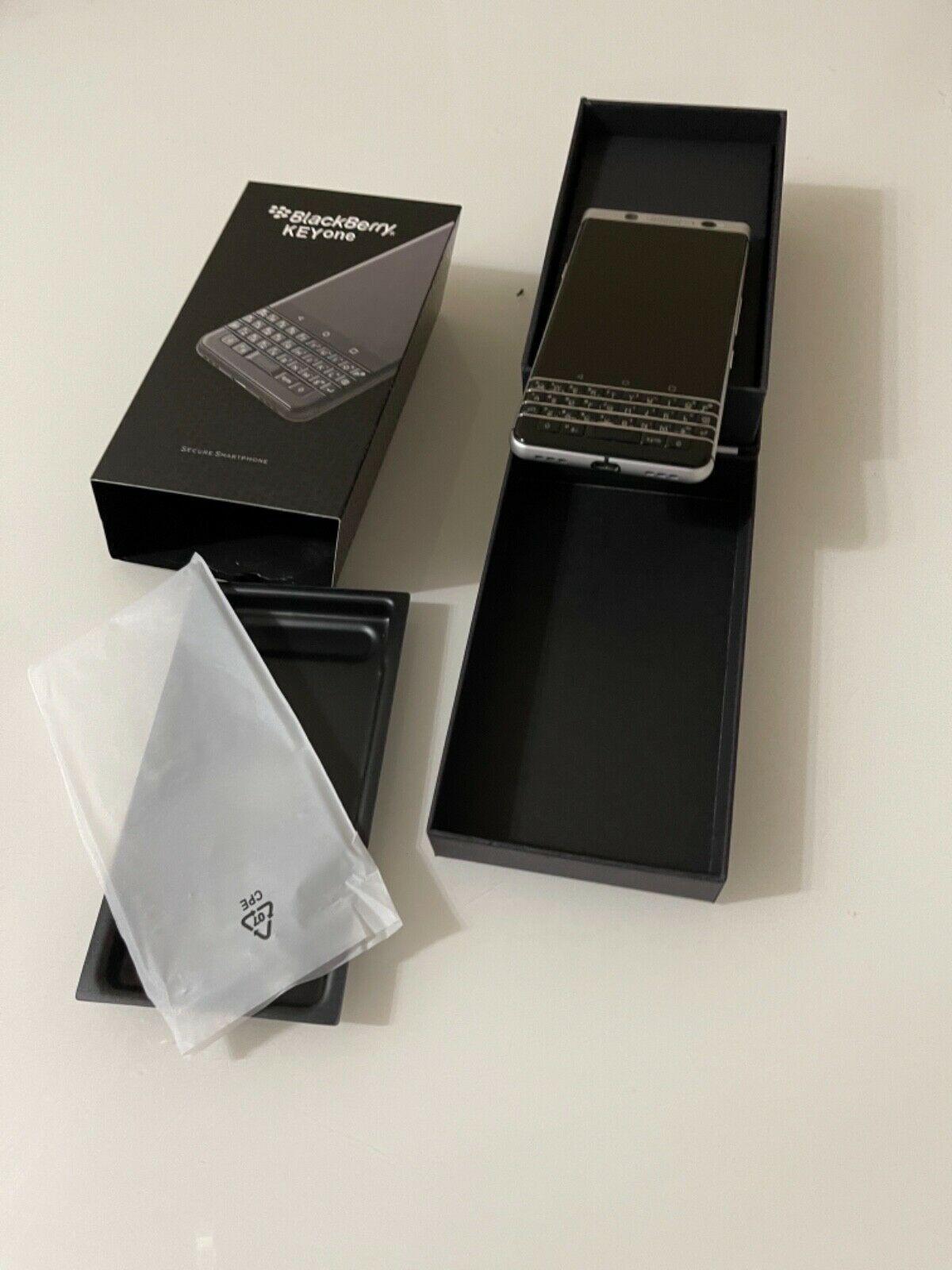 BlackBerry Keyone 32GB 64GB 12MP Fingerprint Android LTE SmartPhone- New Sealed