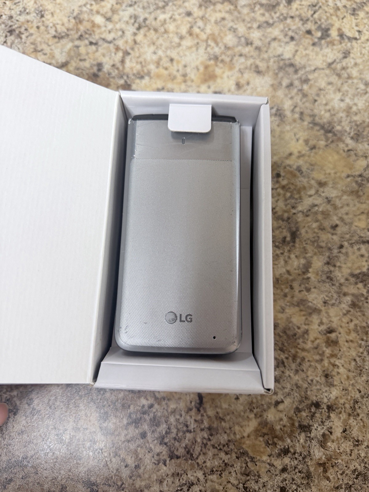 LG Exalt – VN220 – Silver (Verizon) 4G LTE Flip Phone – In Box USED