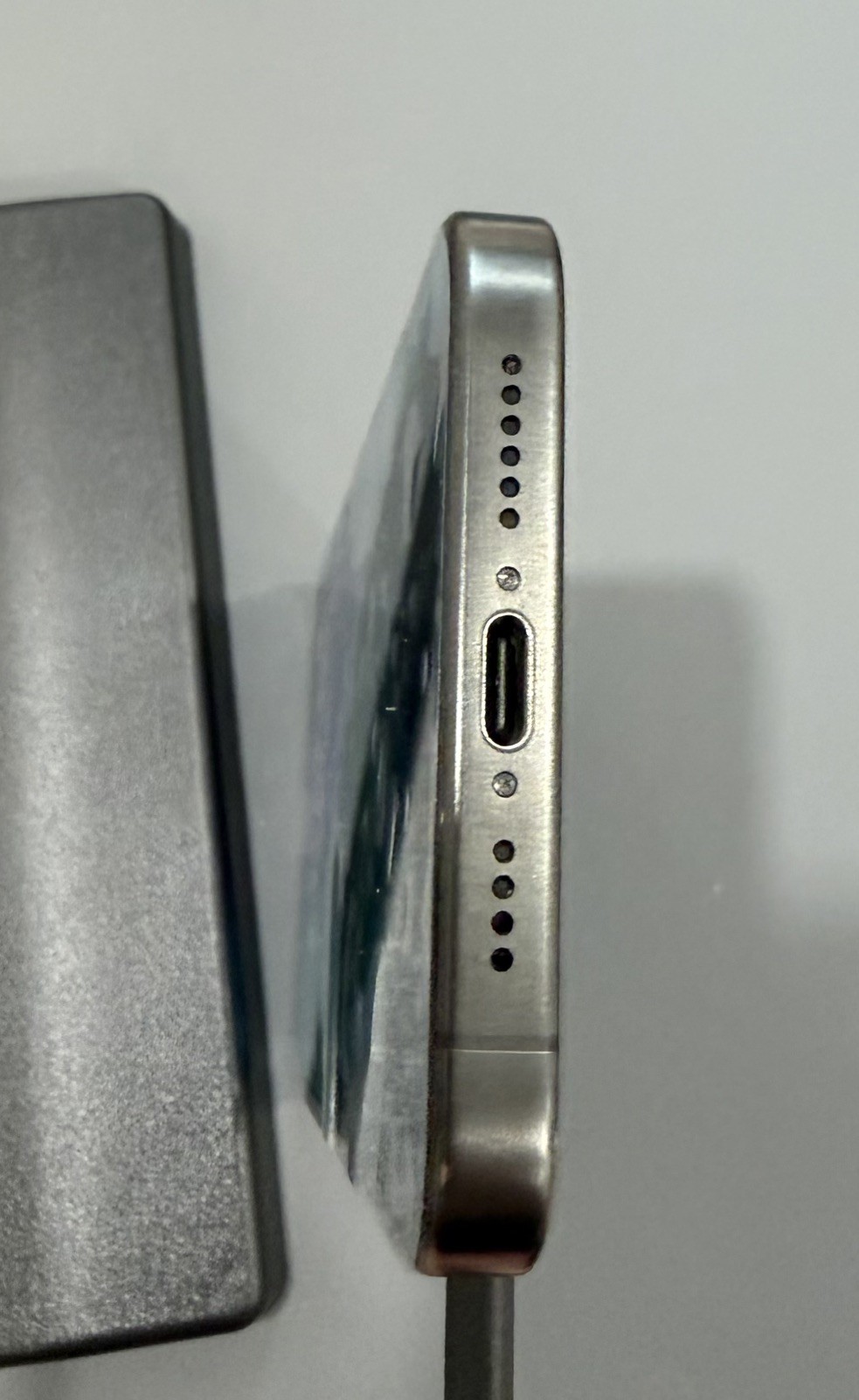 Apple iPhone 15 Pro Max – 256 GB – Black Titanium (Unlocked)