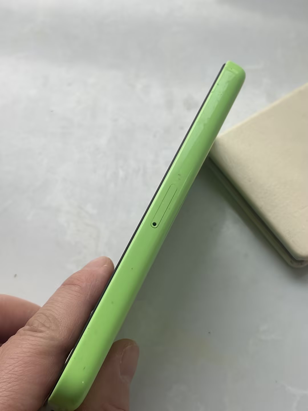 Apple iPhone 5C UNlocked8/16/32GB BLUE/GREEN/PINK/WHITE/ YELLOW New Battery