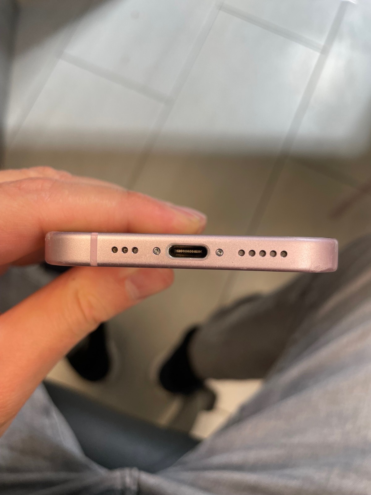 Apple iPhone 15 256 GB unlocked all colors fully working with cosmetic wear