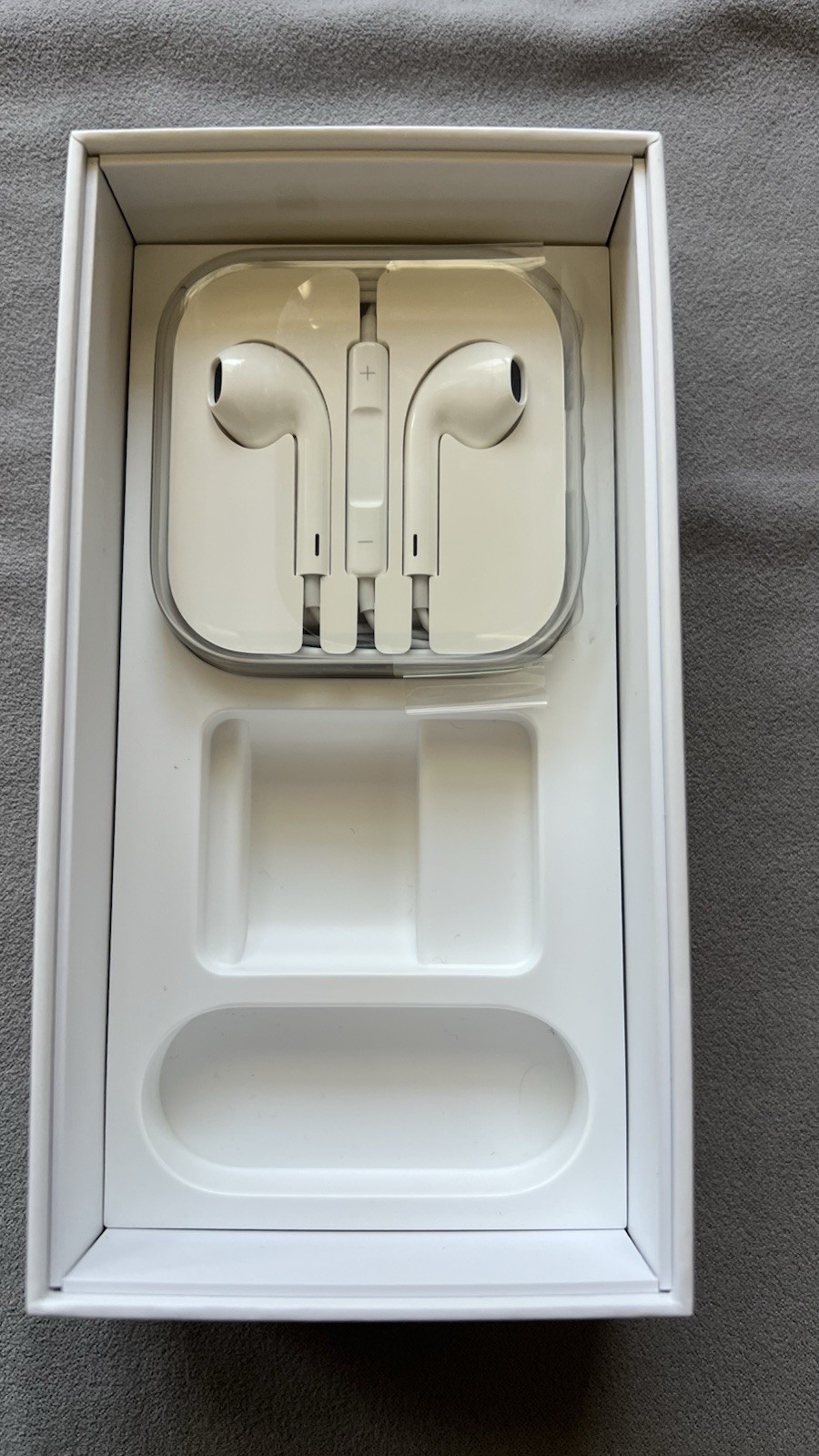 Apple iPhone 6s 64GB Space Gray A1688 – 85% Battery – Factory Unlocked w Box