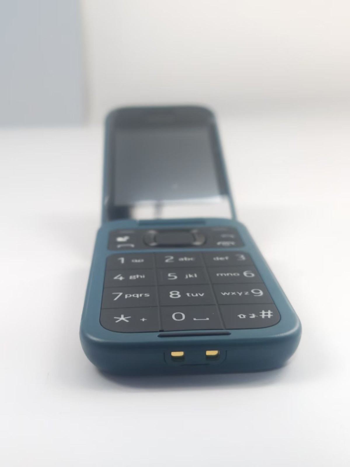 Nokia 2660 Flip 4G Dual-SIM Unlocked Flip Blue Mobile Phone New