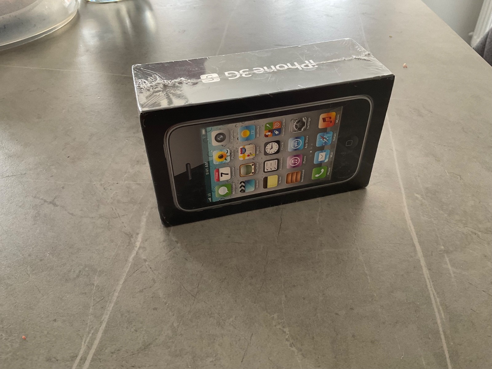 Apple iPhone 3GS – 8 GB – Black (Unlocked)
