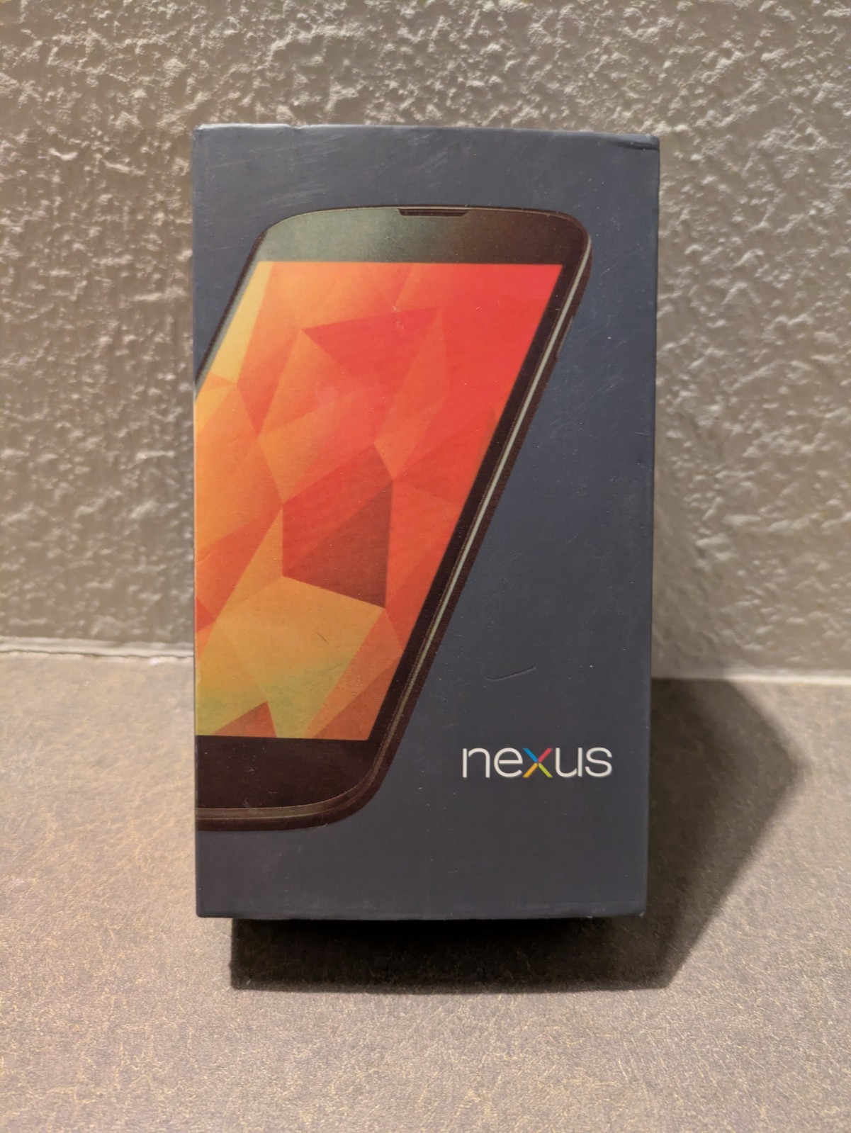 LG Nexus 4 E960 16G w/ Sailfish OS “Tahkalampi” Original box, screen blemish