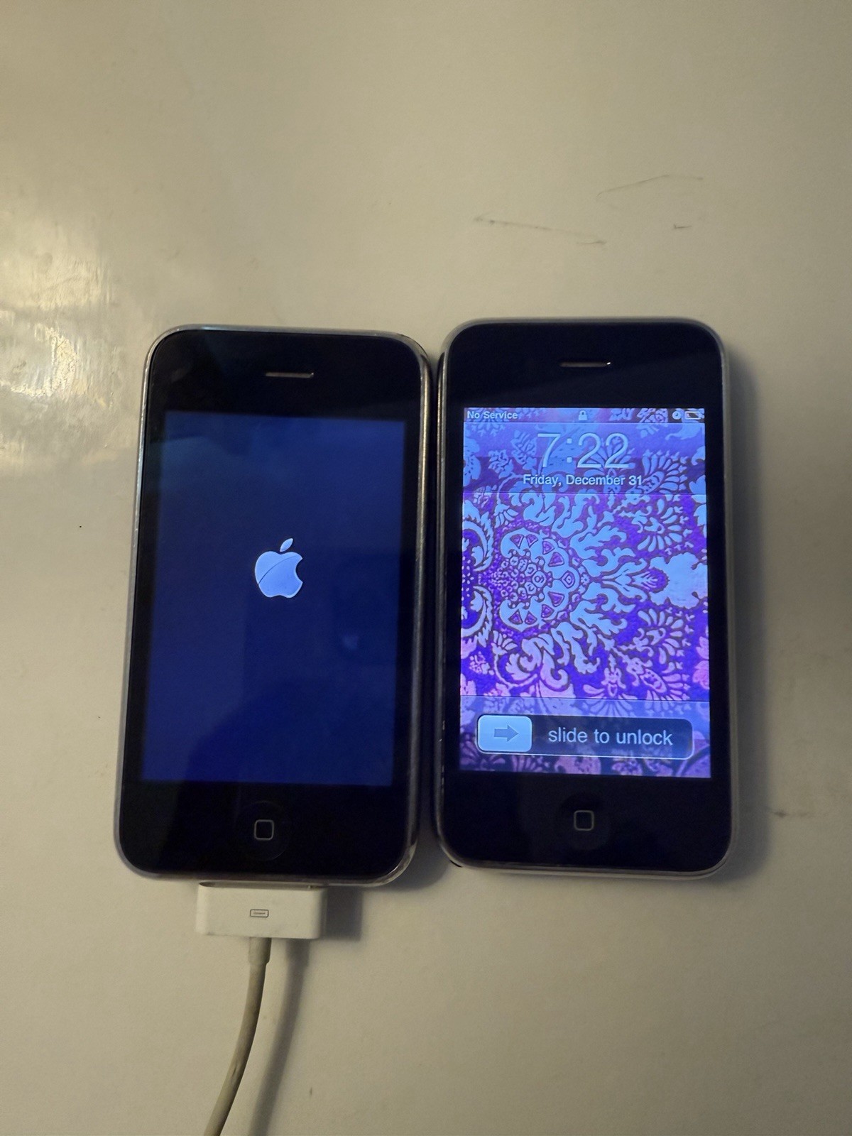 Apple iPhone 3GS 8GB Black GSM iOS 3.5in Bar Smartphone Wi-Fi BT 2MP