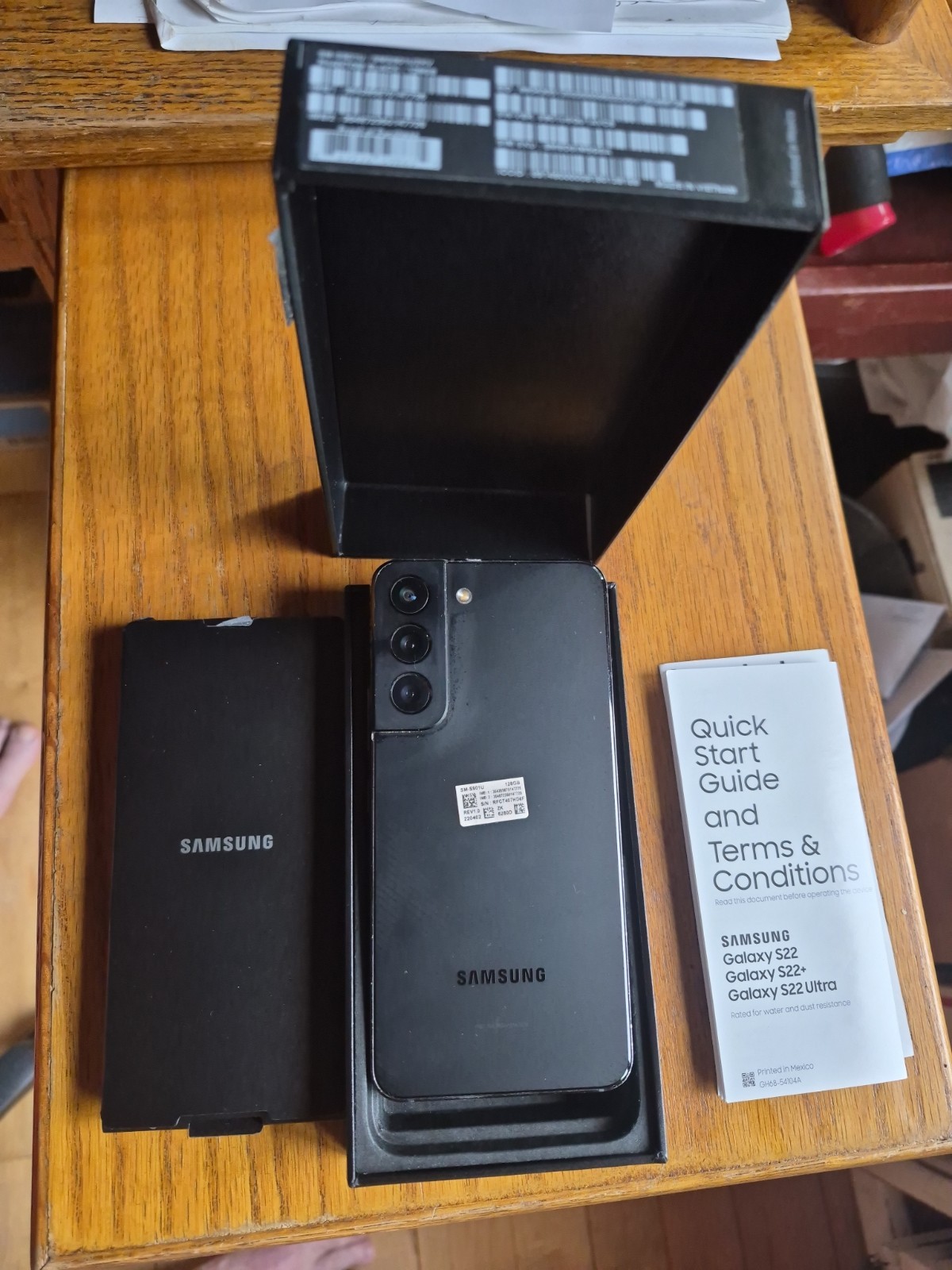 SAMSUNG Galaxy S22 GSM Unlocked US Version – Black