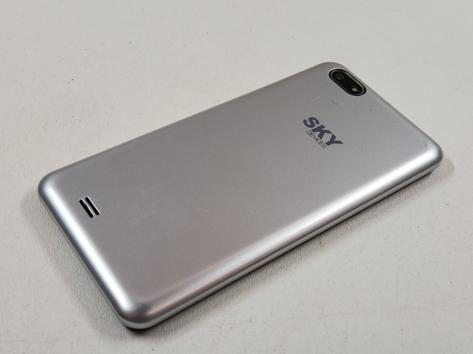 SKY Devices Elite B5 – 8GB – (GSM Unlocked) Dual SIM – Bad Speaker – Q4581