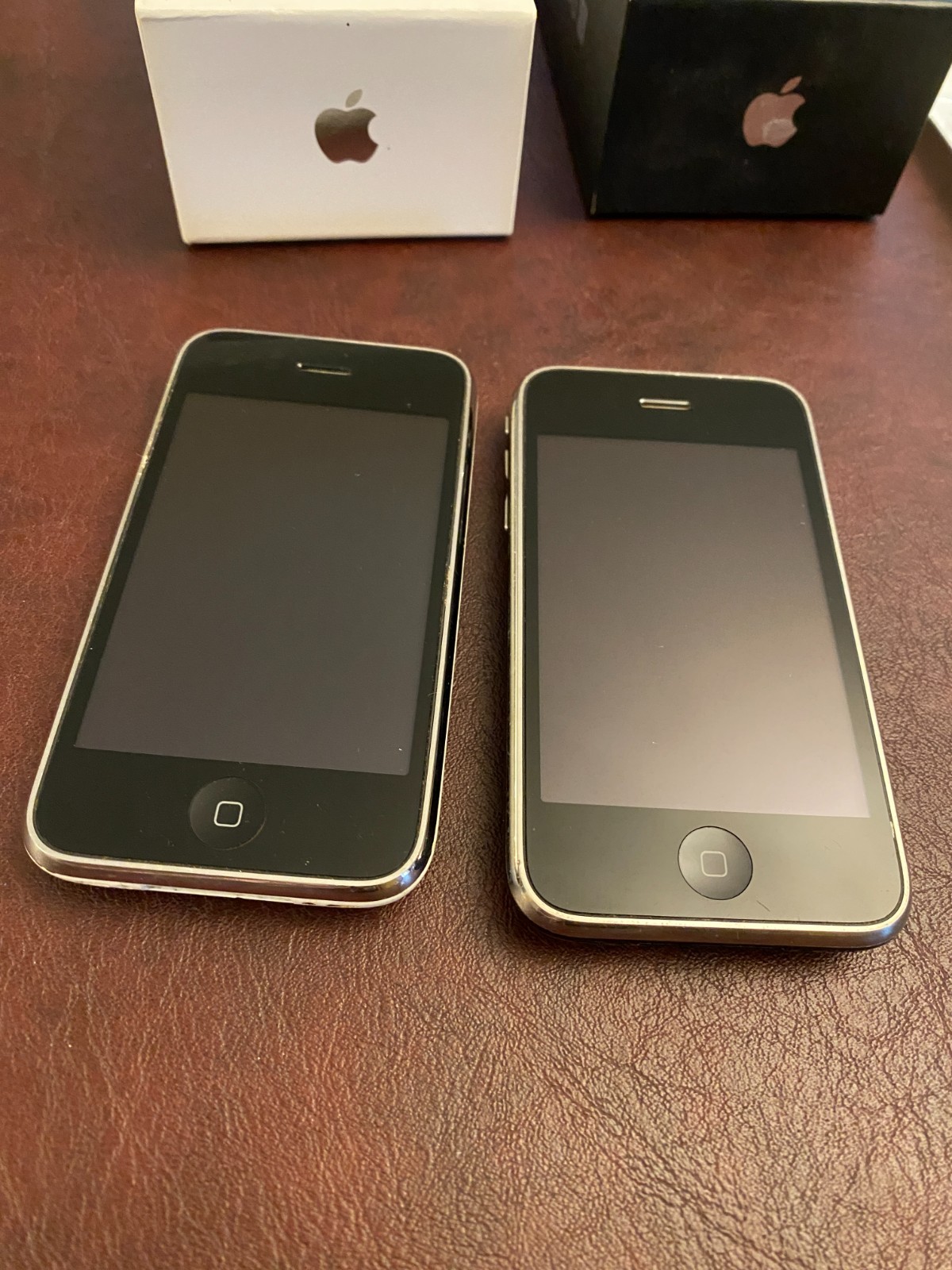 2 OEM Apple iPhone 3GS 16GB+ 32GB Black White w/box works Collectible