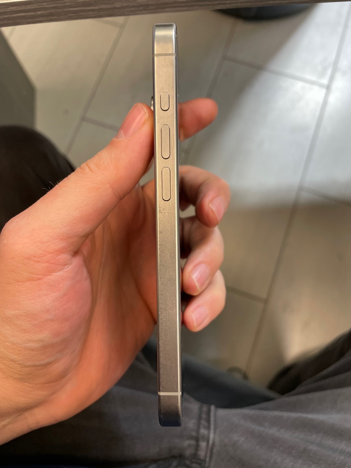 Apple iPhone 15 Pro – 512gb – All colors (Unlocked) Heavy cosmetic wear