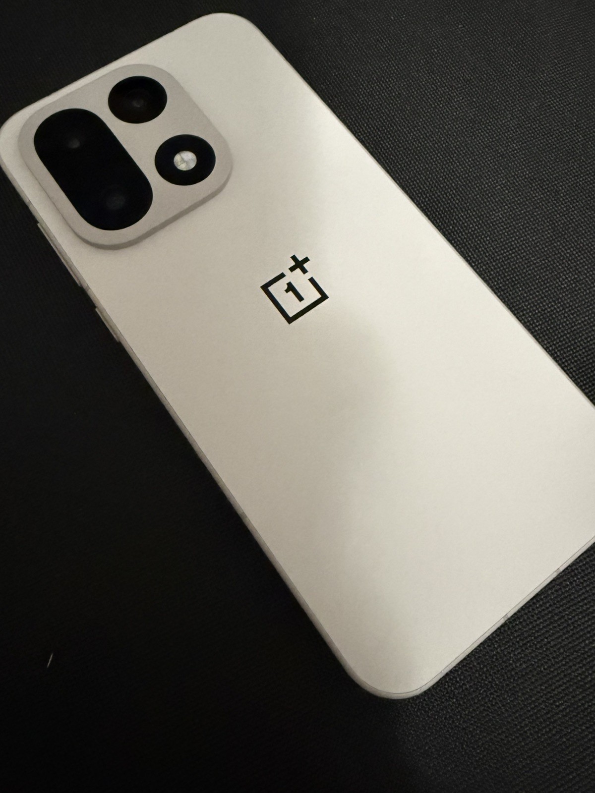 One Plus 15 Dual Sim 5G 50MP Fast Charging Smartphone USA Excellent Condition