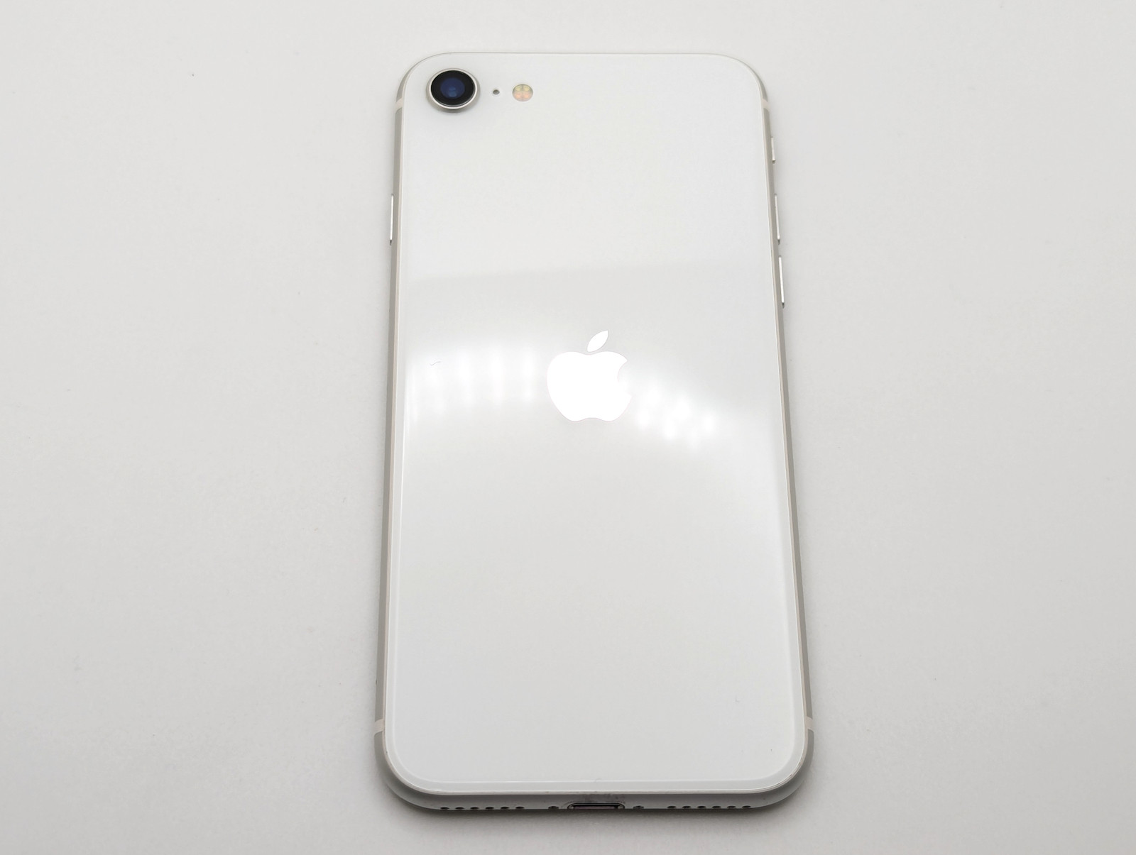 Apple iPhone SE (2nd Generation) A2275 64GB Good Condition | White | UNLOCKED