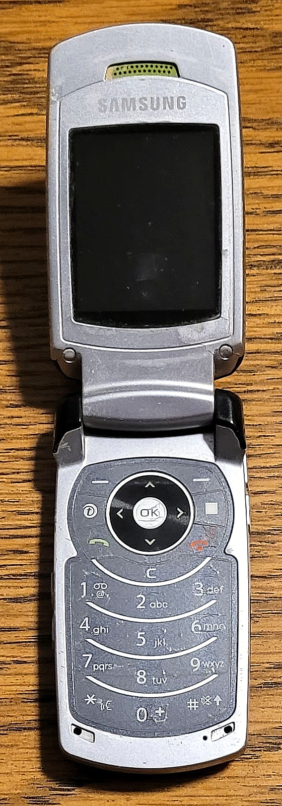 Samsung Beat SGH-T539 – Black and Silver ( T-Mobile ) Super Rare GSM Flip Phone